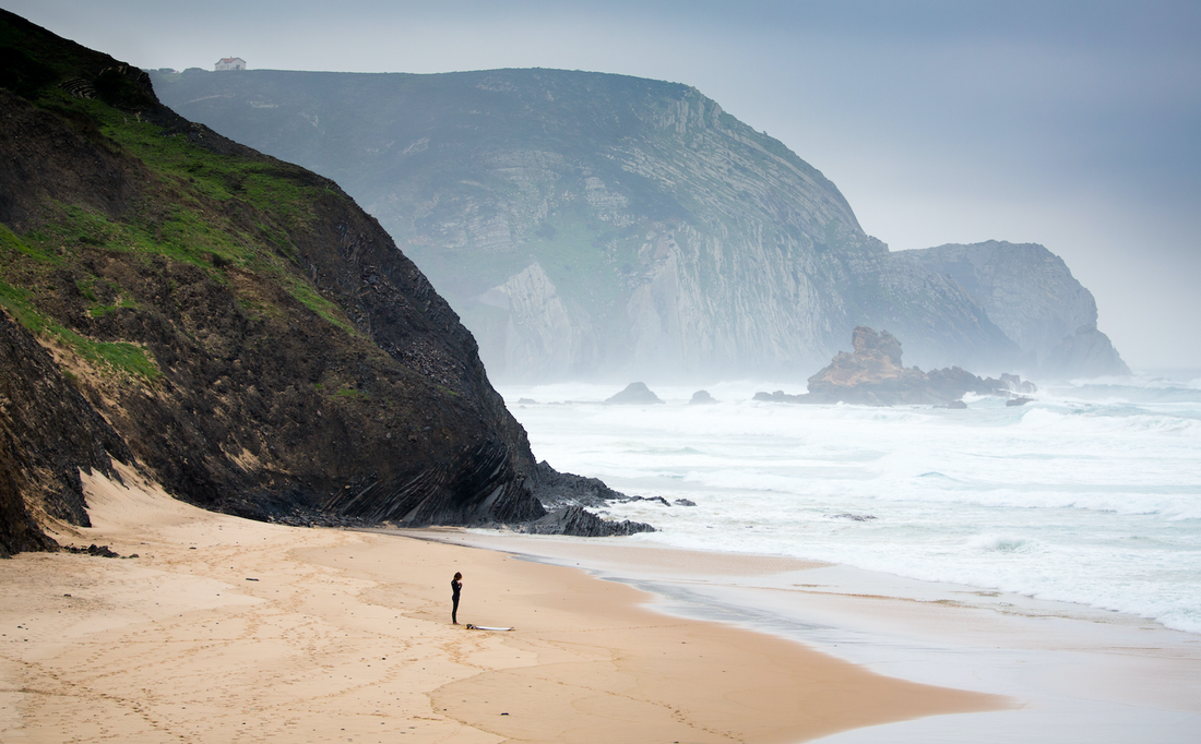 Nazaré Big Waves: Why This Small Town Changed Surfing Forever
