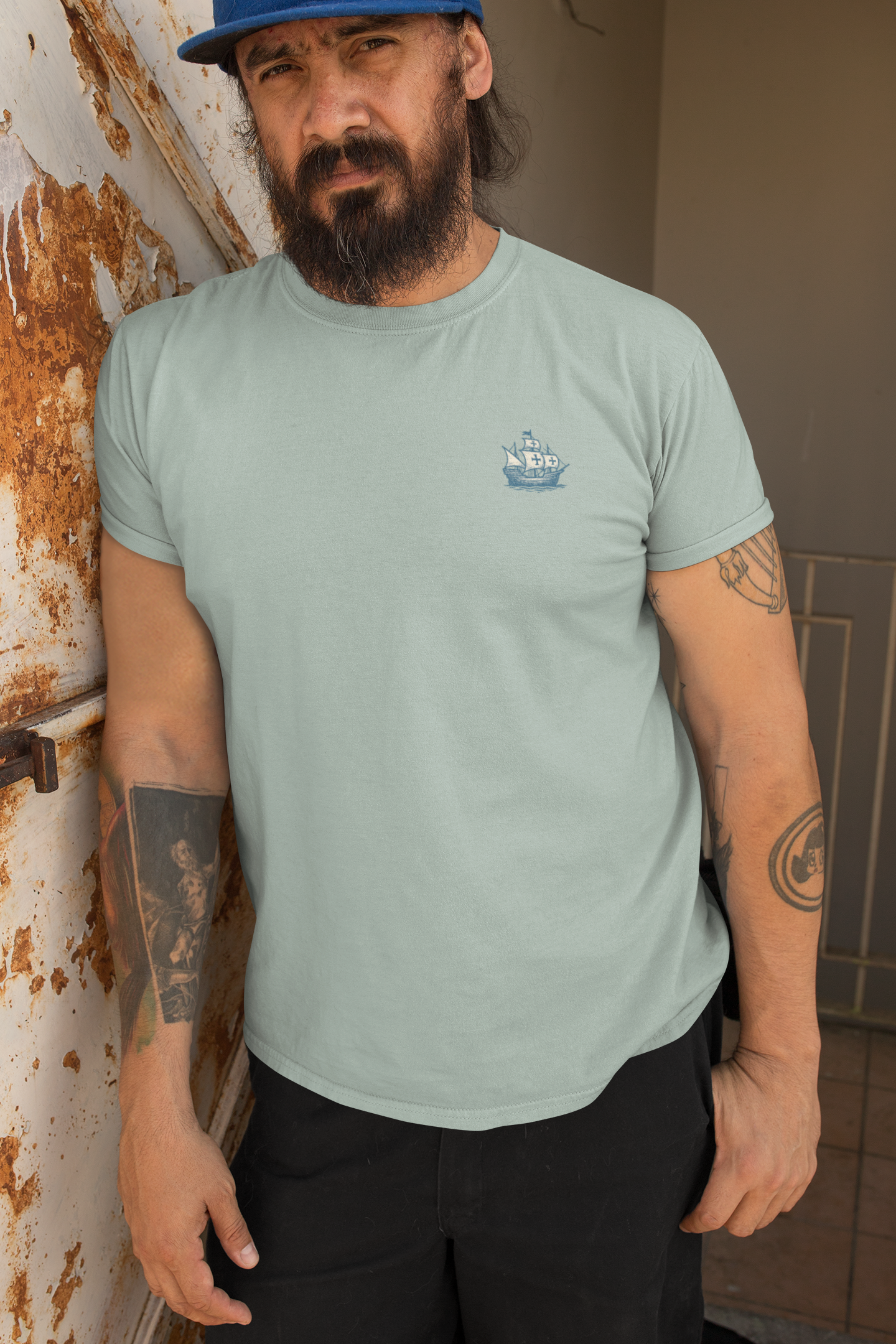 Sustainable shirt inspired by caravela sailing ships.
