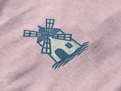 GOTS-certified t-shirt with symbolic windmill.
