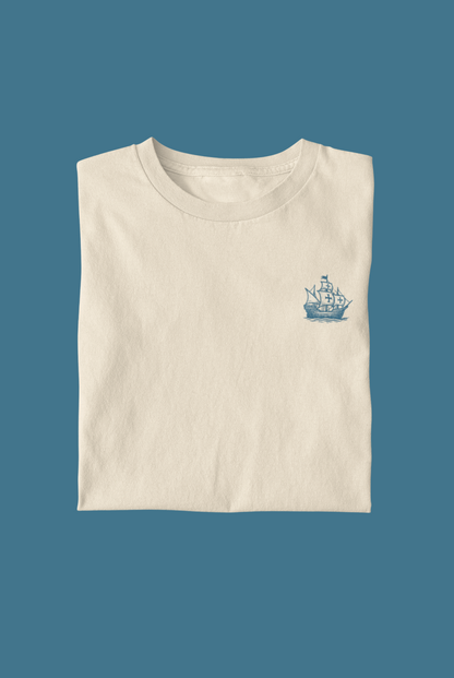 Heritage design shirt with caravela symbol.