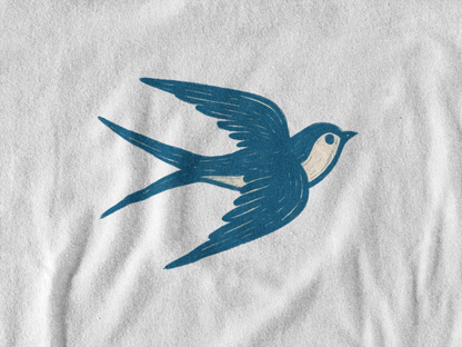 Minimalist swallow graphic t-shirt in organic cotton.